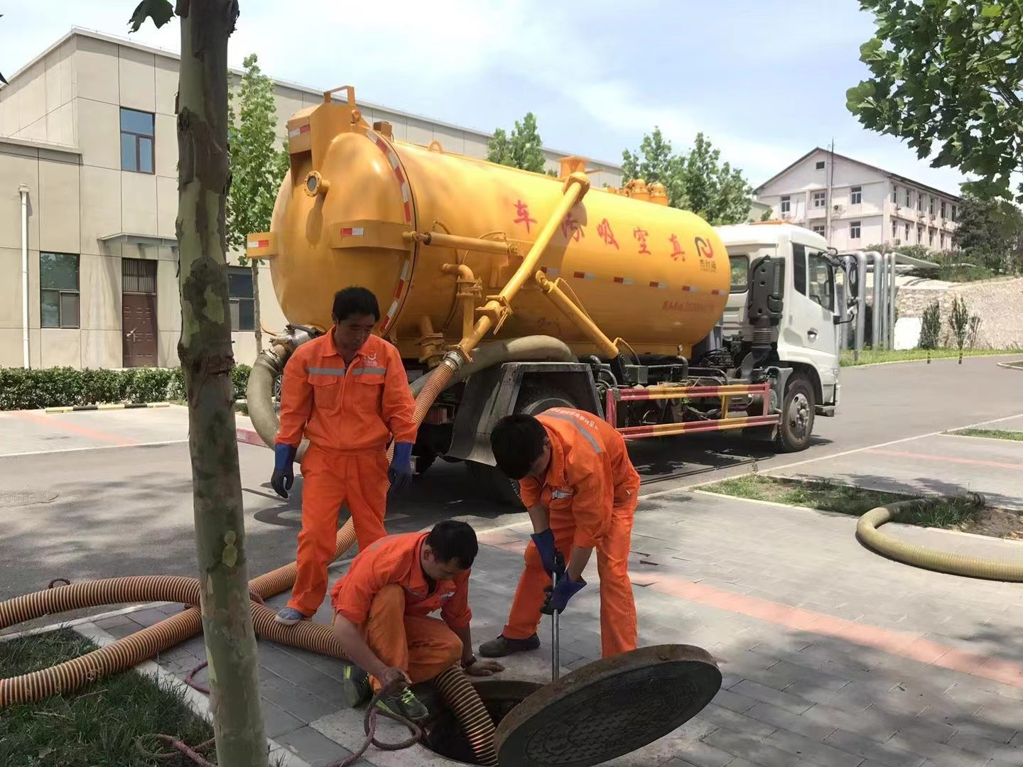 霍城化粪池清理与5-8吨吸粪车施工效率分析